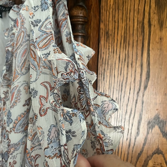 1. State Paisley Print Ruffle long Sleeve Cold Shoulder Blouse medium - Picture 5 of 7